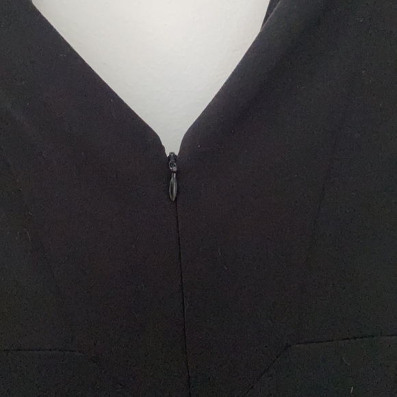 Little black dress plunging neckline and A-line skirt - Picture 3 of 5